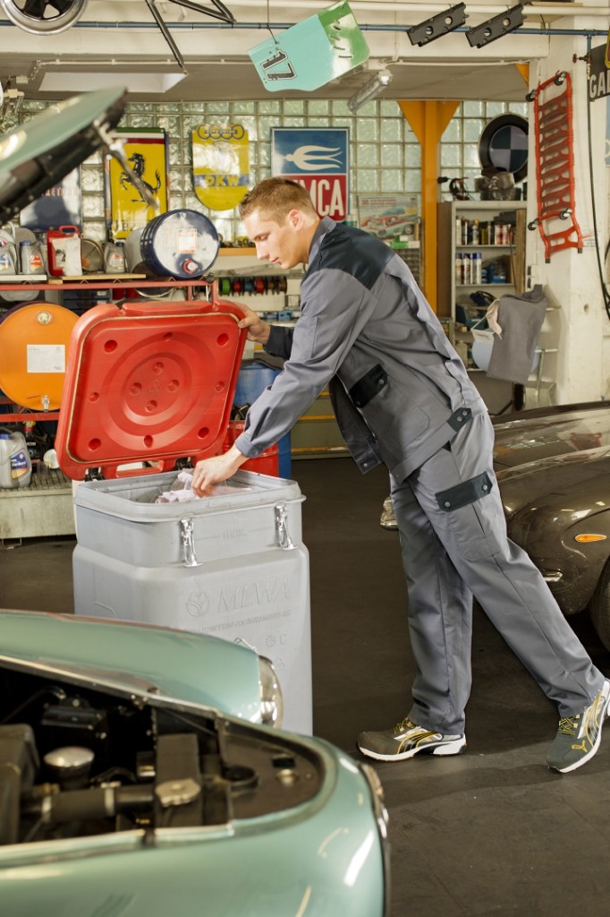 Kontener SaCon® gwarantuje bezpieczne składowanie czyściw i bezpieczeństwo w czasie ich transportowania.